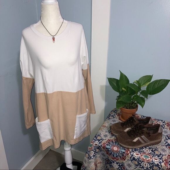 Zulily, Khaki & White Color Block Long Sleeve Pocket Tunic Women’s Size Small - Picture 2 of 12